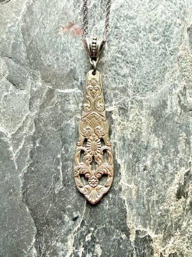 “Swirls” Necklace