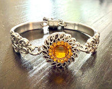 “Spanish Crown” Snap Bracelet
