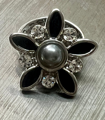 Black and Clear Crystal Flower with Gray Pearl Center Snap #18