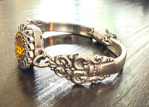 “Spanish Crown” Snap Bracelet