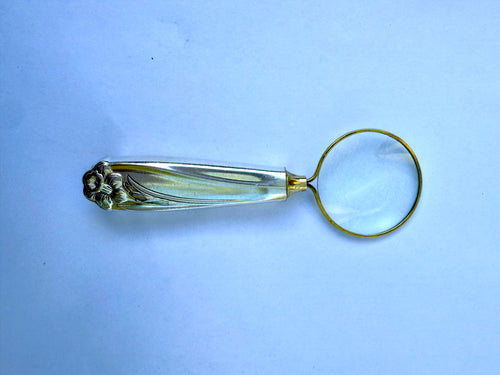 Daffodil Magnifier #16