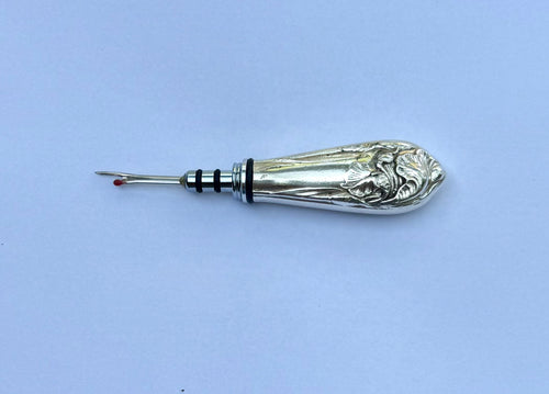 “Flower De Luce” Seam Ripper #49